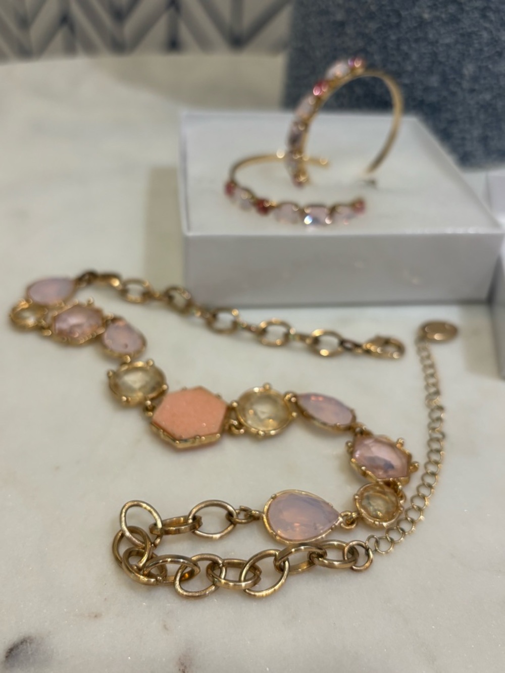Gold-Tone Pink Peach and Lavender Link Necklace & Hoop Earrings